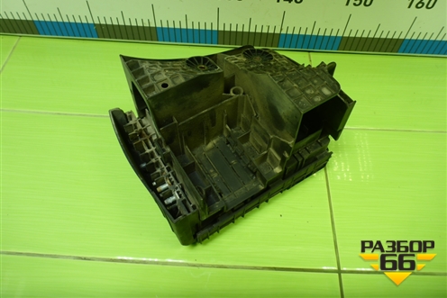 Блок предохранителей подкапотный (1K0937125) для Volkswagen Golf V с 2003-2009г