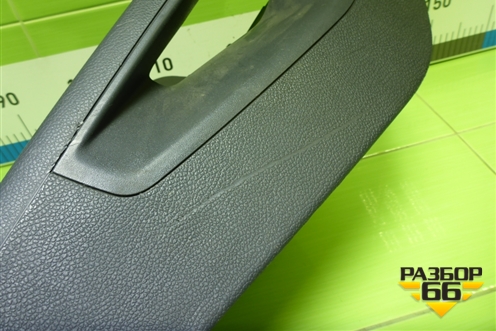 Консоль (1K0863243A) для Volkswagen Golf V с 2003-2009г