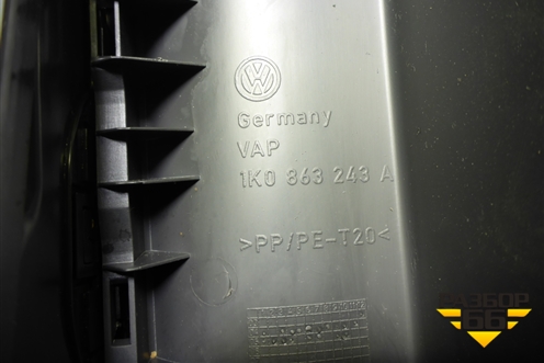 Консоль (1K0863243A) для Volkswagen Golf V с 2003-2009г