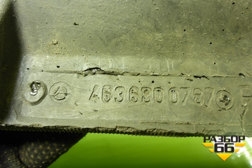 Накладка на торпедо (левая) (A4636800787) для Mercedes Benz G-Klass W463 с1989г
