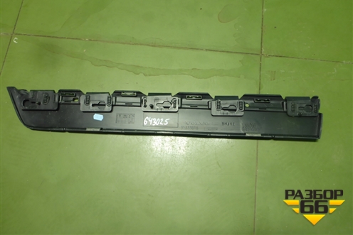 Накладка двери задней левой (после 2013г новая) (31333818) для Volvo XC60 с 2008-2017г