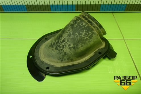 Пыльник рулевой колонки (MR493830) для Mitsubishi Lancer-9  с 2003-2008г