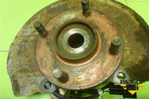 Кулак поворотный передний правый для Mitsubishi Lancer-9  с 2003-2008г