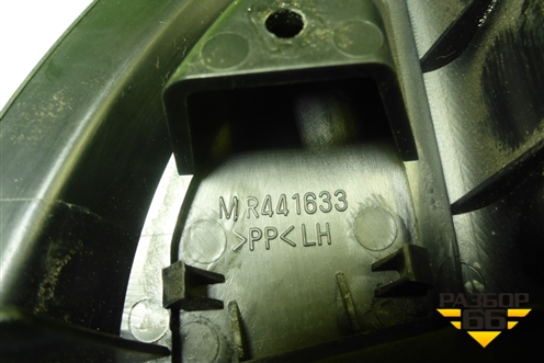 Накладка двери передней левой уголок (MR441633) для Mitsubishi Lancer-9  с 2003-2008г