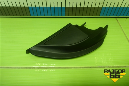 Накладка двери передней правой уголок (MR441632) для Mitsubishi Lancer-9  с 2003-2008г