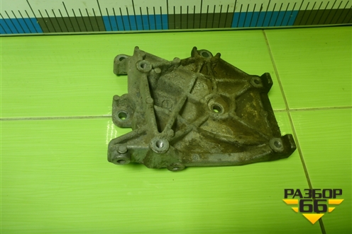 Кронштейн компрессора кондиционера (MR360566) для Mitsubishi Lancer-9  с 2003-2008г
