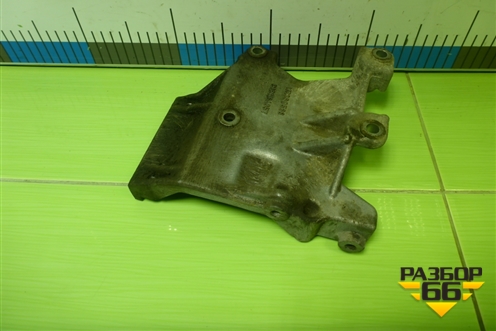 Кронштейн компрессора кондиционера (MR360566) для Mitsubishi Lancer-9  с 2003-2008г