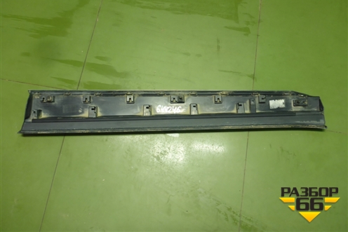 Накладка двери передней левой (808775963R) для Renault Arkana с 2019г