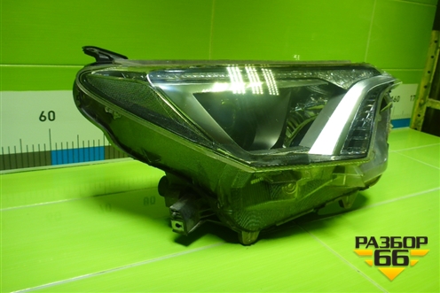 Фара правая (после 2015г галоген) (8117042650) для Toyota Rav-4 с 2012-2019г