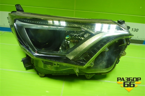Фара правая (после 2015г галоген) (8117042650) для Toyota Rav-4 с 2012-2019г