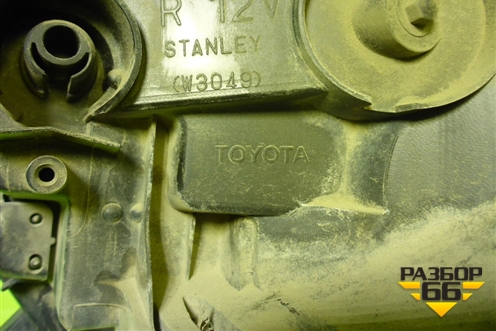 Фара правая (после 2015г галоген) (8117042650) для Toyota Rav-4 с 2012-2019г
