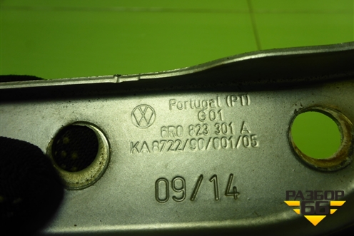Петля капота левая (6R0823301A) для Volkswagen Polo (седан) с 2010г