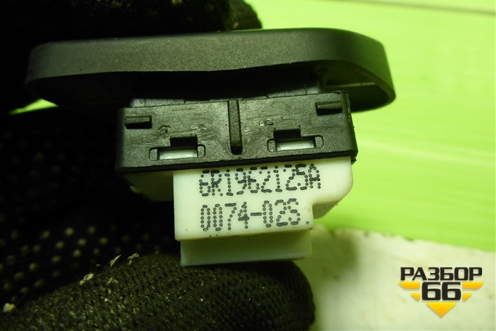 Кнопка центрального замка (6R1962125A) для Volkswagen Polo (седан) с 2010г