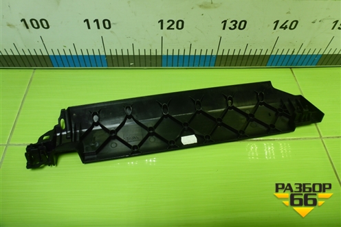 Накладка внутренняя (на правое сиденье) (52107317450) для BMW X5 F15 с 2013г