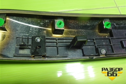 Накладка двери багажника (7681060131) для Toyota Land Cruiser Prado(150) с 2009г