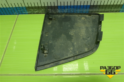 Заглушка решетки радиатора  (правая нижняя) (82266444) для Volvo TRUCK FM с 2001-2013г (ФМ)