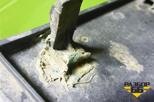 Заглушка решетки радиатора  (правая верхняя) (82266441) для Volvo TRUCK FM с 2001-2013г (ФМ)