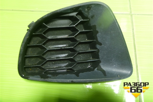 Решетка в передний бампер правая (D65150C11) для Mazda Mazda 2 (DE) с 2007г