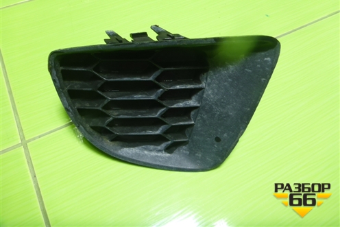 Решетка в передний бампер левая (D65150C21) для Mazda Mazda 2 (DE) с 2007г