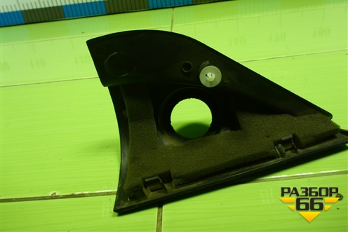 Накладка двери передней левой уголок (2N11N23409BFW) для Ford Fusion с 2002г