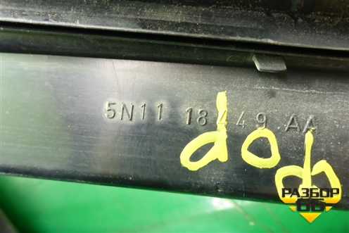 Накладка стекла заднего левого (кузовного) (5N1118449AA) для Ford Fusion с 2002г