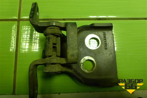Петля двери передней правой нижняя для Ford Fusion с 2002г