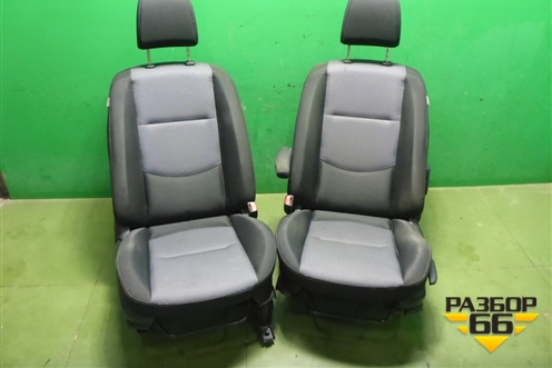 Сиденья комплект (AIR BAG подогрев) для Mazda Mazda 5 с 2005-2010г