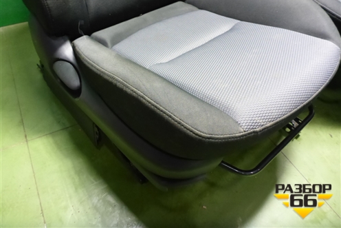 Сиденья комплект (AIR BAG подогрев) для Mazda Mazda 5 с 2005-2010г