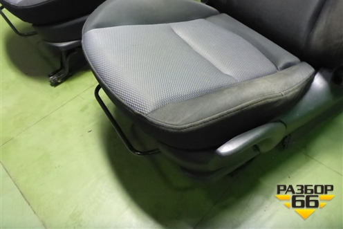 Сиденья комплект (AIR BAG подогрев) для Mazda Mazda 5 с 2005-2010г