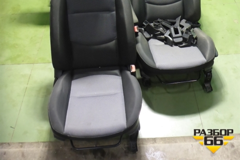 Сиденья комплект (AIR BAG подогрев) для Mazda Mazda 5 с 2005-2010г