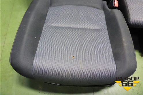 Сиденья комплект (AIR BAG подогрев) для Mazda Mazda 5 с 2005-2010г