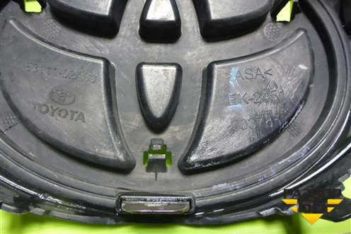 Решетка радиатора (5311102A80) для Toyota Corolla (E18) с 2012-2019г
