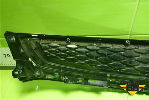 Решетка радиатора (8891165090) для Geely Tugella с 2019г