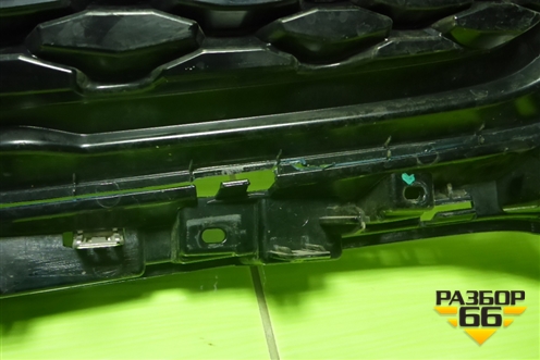 Решетка радиатора (8891165090) для Geely Tugella с 2019г