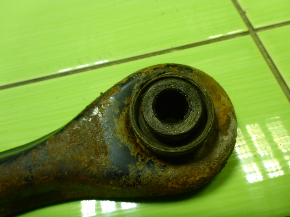 Тяга задняя нижняя