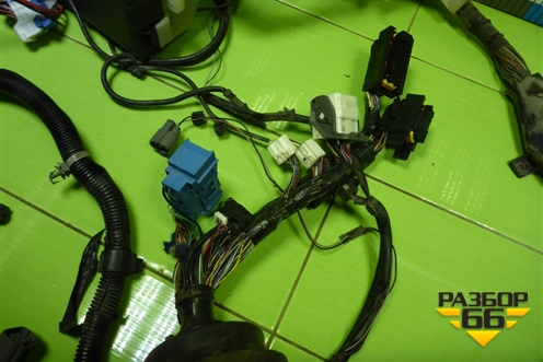 Проводка подкапотная (2.0л  RF7J) (C8067010E) для Mazda Mazda 5 с 2005-2010г