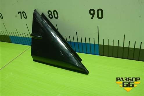 Накладка двери передней правой (уголок) (6749533060) для Toyota Camry V70 с 2017г