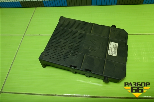 Блок предохранителей салонный (9661940480) для Peugeot 307 с 2001-2007г