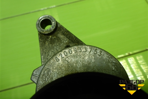 Кронштейн ролика натяжителя (TU5JP4 1.6 л) (8200933753) для Peugeot 307 с 2001-2007г