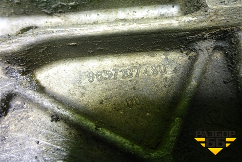 Кронштейн компрессора кондиционера (TU5JP4 1.6 л) (9657137480) для Peugeot 307 с 2001-2007г