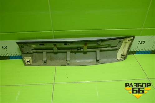 Накладка двери задней правой (после 2012г) (7507560120) для Toyota Land Cruiser (200) с 2008г
