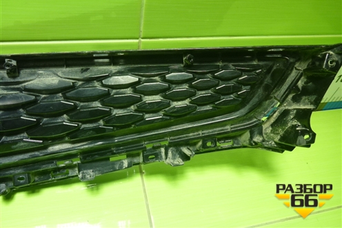 Решетка радиатора (8891165090) для Geely Tugella с 2019г