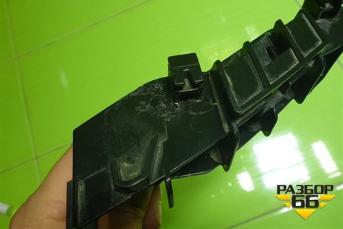 Кронштейн заднего бампера правый (5312433070) для Toyota Camry V70 с 2017г
