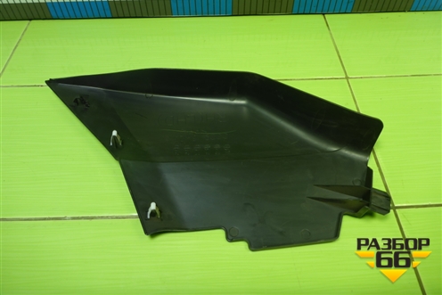 Накладка внутренняя (на консоль правая) (CC2964231) для Mazda Mazda 5 с 2005-2010г