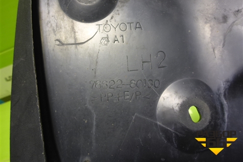 Брызговик передний левый (7662260130) для Toyota Land Cruiser (200) с 2008г