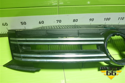 Решетка радиатора (5N0853653E) для Volkswagen Tiguan с 2011-2016г