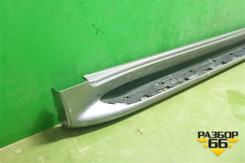 Накладка на порог наружная левая на подножку (в сборе) (5177460160) для Toyota Land Cruiser (200) с 2008г