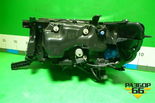 Фара правая (после 2015г Led Exесutive Blаck) (PZ36760556) для Toyota Land Cruiser (200) с 2008г