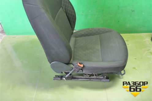 Сиденья комплект (лифтбек с подогревом без AIRBAG) для Skoda Octavia (A7) с 2013г