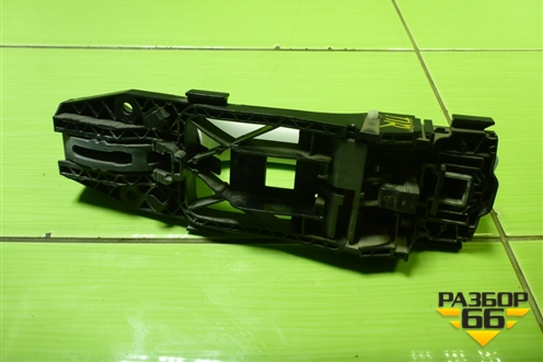 Ручка наружная двери передней правой (5N0839885H) для Skoda Octavia (A7) с 2013г